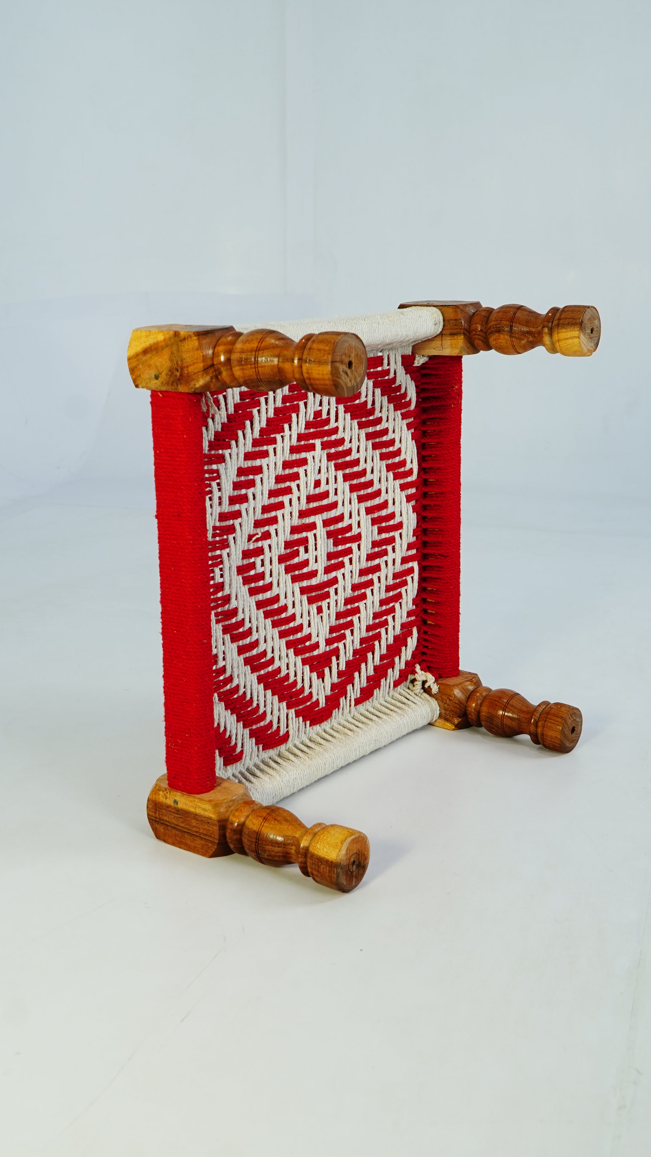 Miniature Wooden Dori knitted Pet Bedding